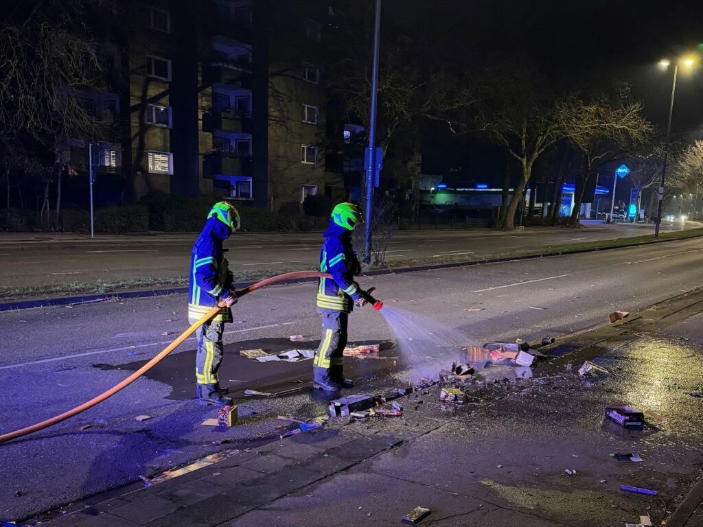 Das LF 16-2 an einer Einsatzstelle in GE-Buer.