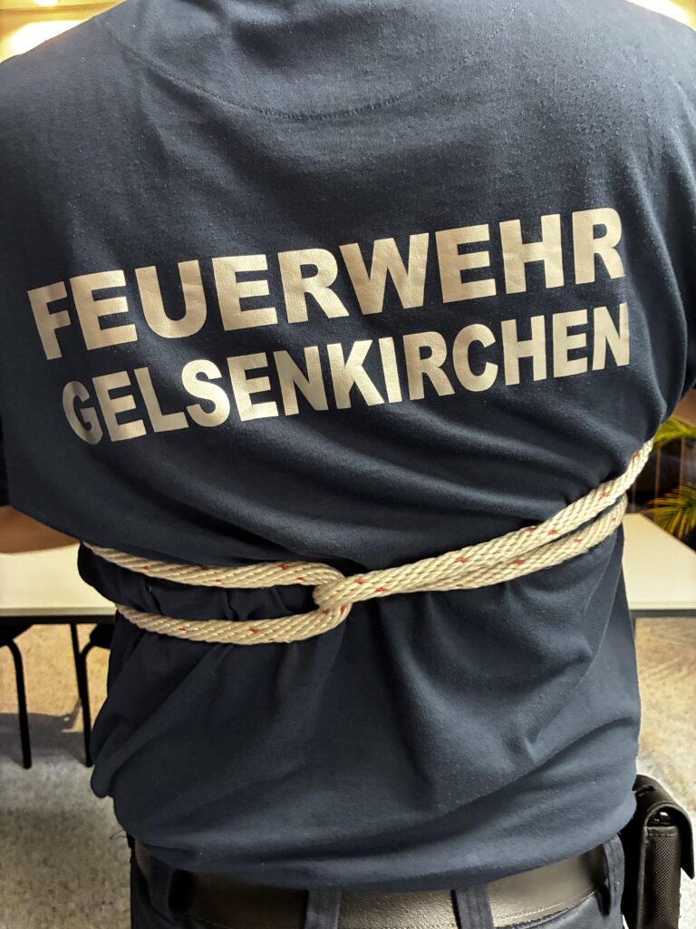 Ausbildung Knoten & Stiche.