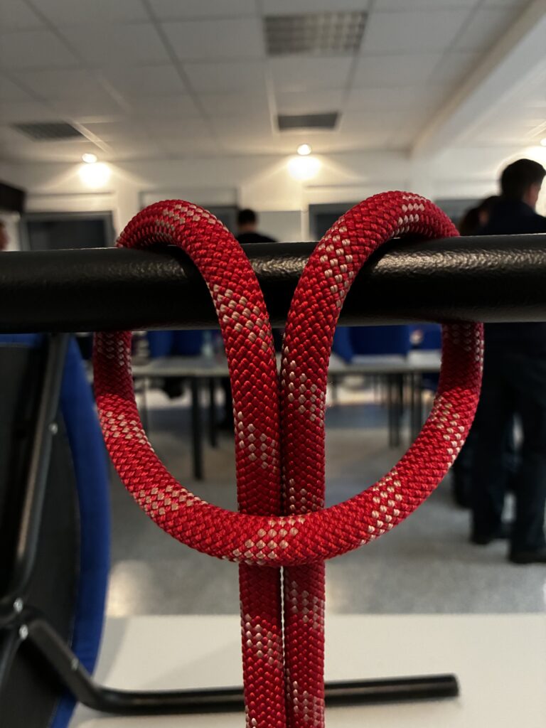 Ausbildung Knoten & Stiche.