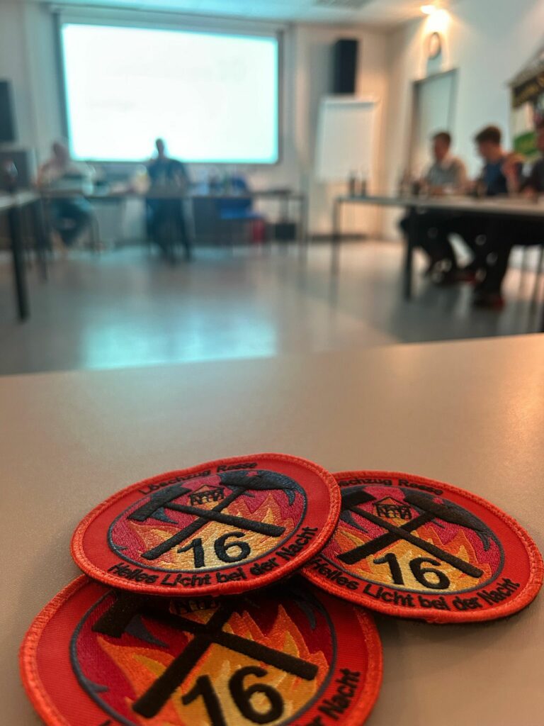 Löschzug-Patches: "Helles Licht bei der Nacht".