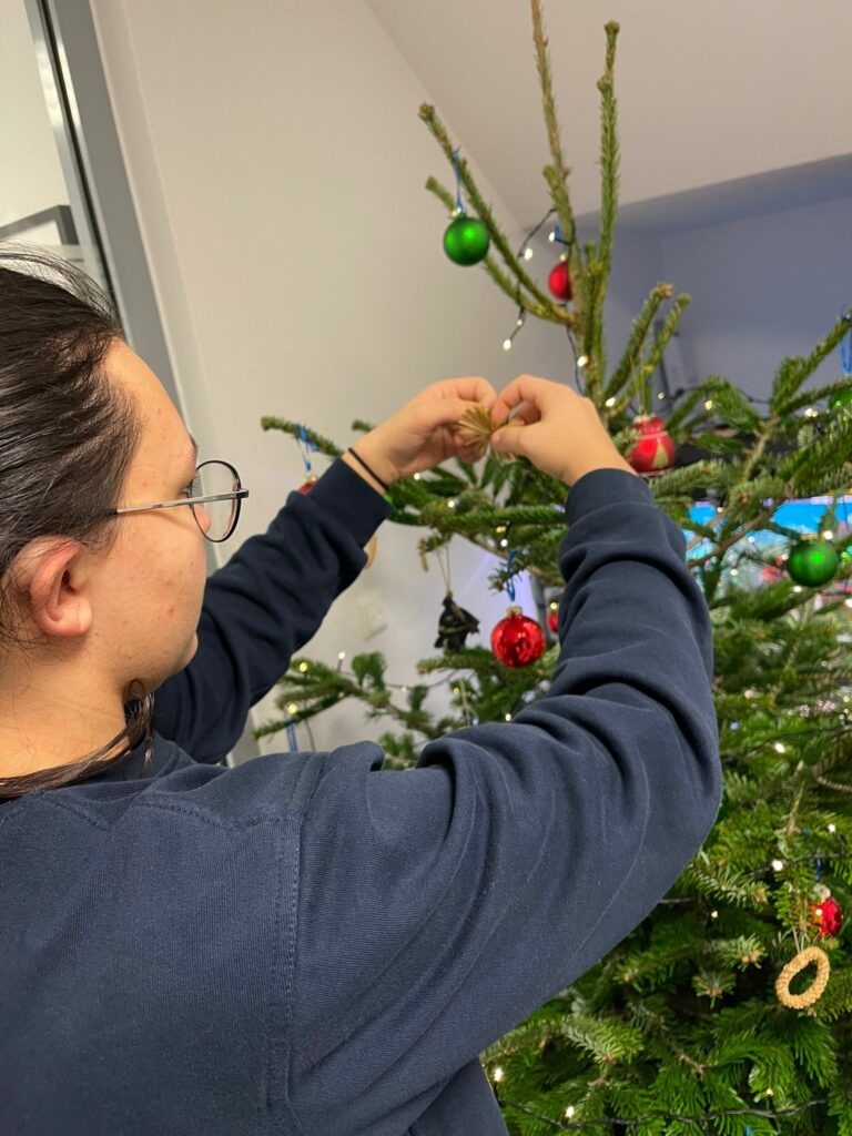 Weihnachtsvorbereitung mit der Jugendfeuerwehr.