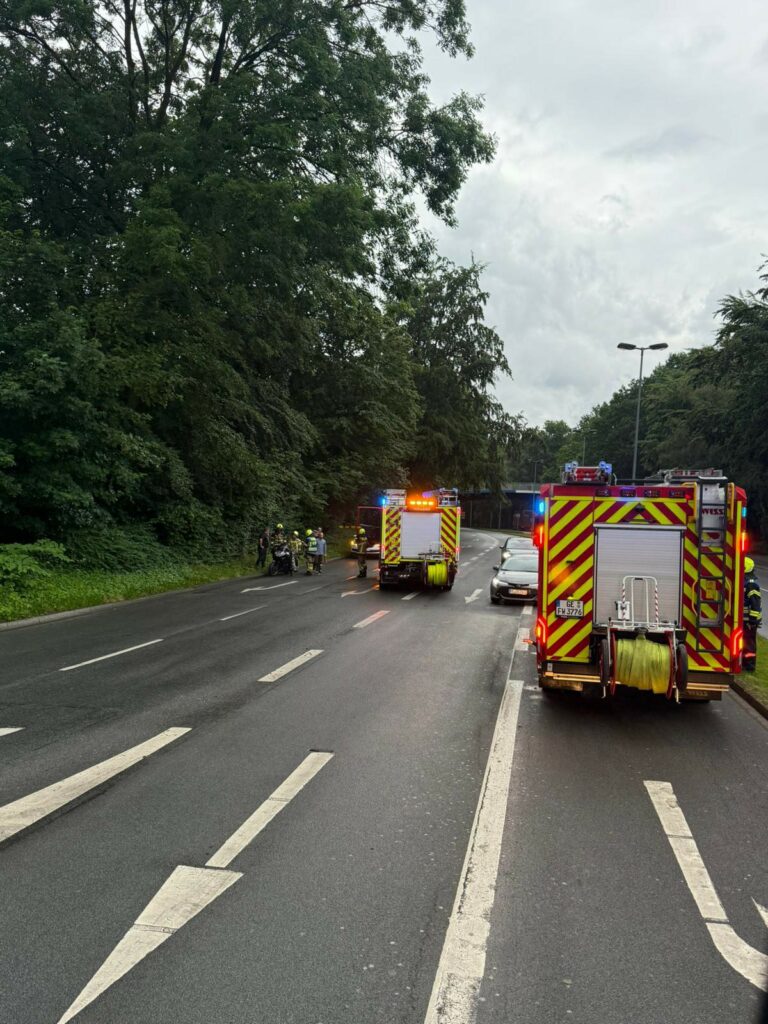 Einsatzstelle PKW-Brand.